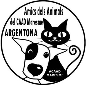 Logotipo de ACAAD Imagen en blanco y negro con un gato y un perro y texto que dice Amics del Animals del CAAD Maresme ARGENTONA